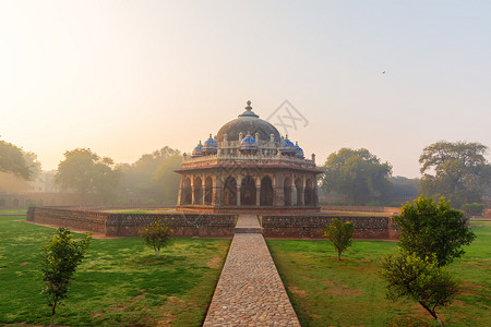 伊萨汗墓印度新德里美丽的日出伊萨汗墓美丽的日出云结石外部的图片