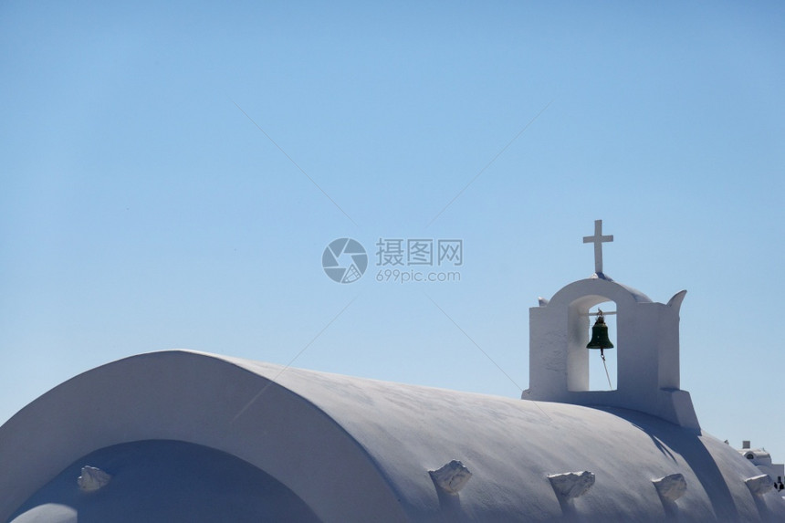 圆顶钟楼希腊奥亚圣托里尼白教堂近在眼前的钟声爱琴海图片