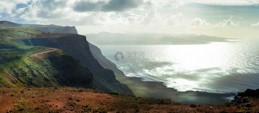 岛屿海洋徒步旅行兰萨罗特岛自然景观山和海米拉多德里奥加那利群岛图片