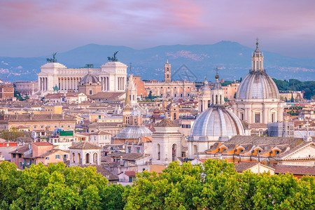 宗教的日落时从意大利圣安杰洛城堡欣赏罗马老天际线欧洲旅游图片