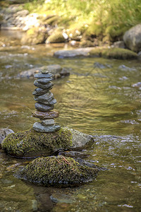 象征平衡来自河流石头碎的卵清结堆人们艺术图片