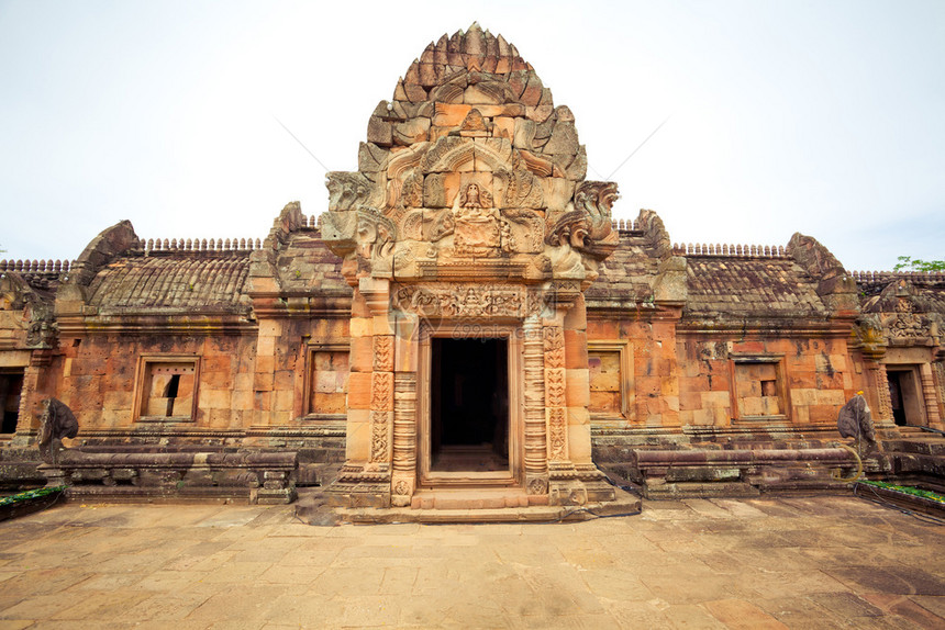 日落门口泰国PhanomRungCastle历史公园佛教徒图片