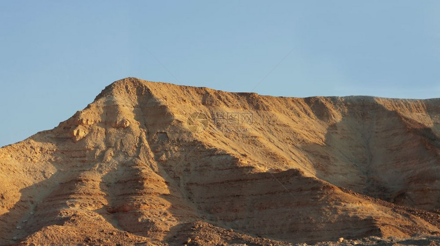 谷风景干燥埃及沙漠白天和清蓝空北非的日间埃及沙漠图片