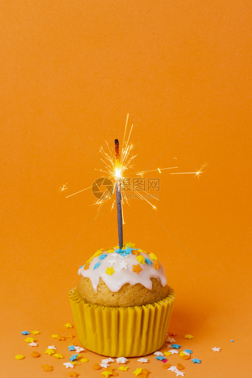 庆典甜点蛋糕高清晰度彩蜡烛高品质照片图片