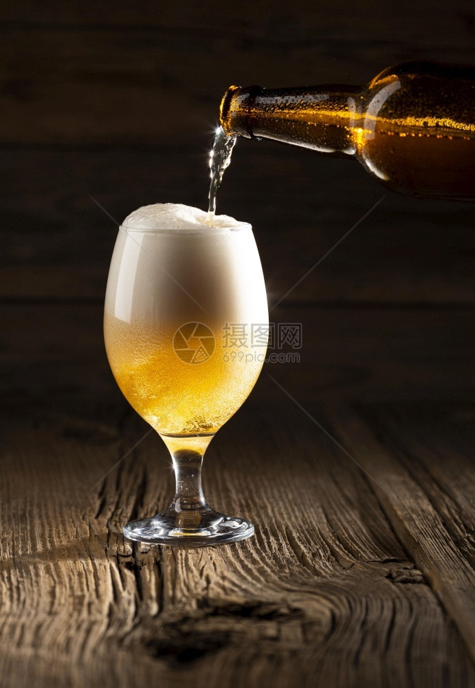 玉米棒子包美国啤酒安排高清晰度照片美国啤酒安排优质照片美国啤酒安排好极了红色的图片