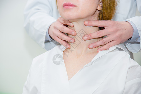 喉内分泌护士女获得甲状腺控制保健和医疗概念女颈部和肩特写女获得甲状腺控制医疗保健和概念背景图片