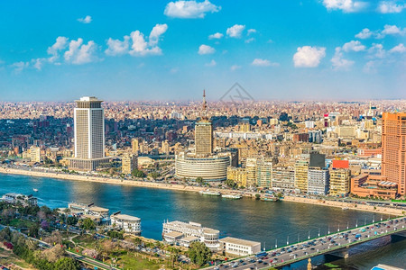 埃及开罗市和尼河鸟瞰图开桥老的天际线图片