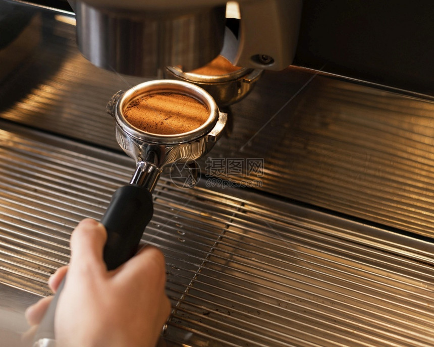 杯子律师刷用机器解析和高品质的漂亮照片准备咖啡用机器洗涤高品质的美丽照片概念高质量美容图案以及高品质的好照片图片