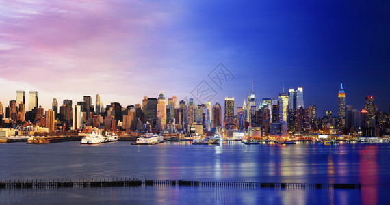 全景曼哈顿市中心新球衣的日夜现场纽约市金融的图片