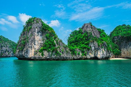 森林户外浪漫的越南哈隆湾东亚山区岛屿和孤海滩图片