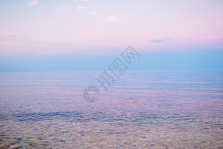 海岸线场景背有清海和美丽的天空比波海滩和背景有蓝色的天空比波海滩景图片