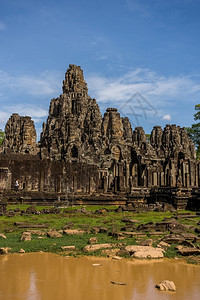 户外著名的笏古老石头面对着柬埔寨Bayon寺庙吴哥Wat暹粒图片