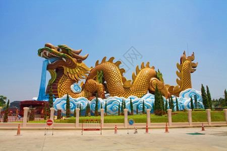 象征东方泰国的中华龙老唐人街高清图片素材