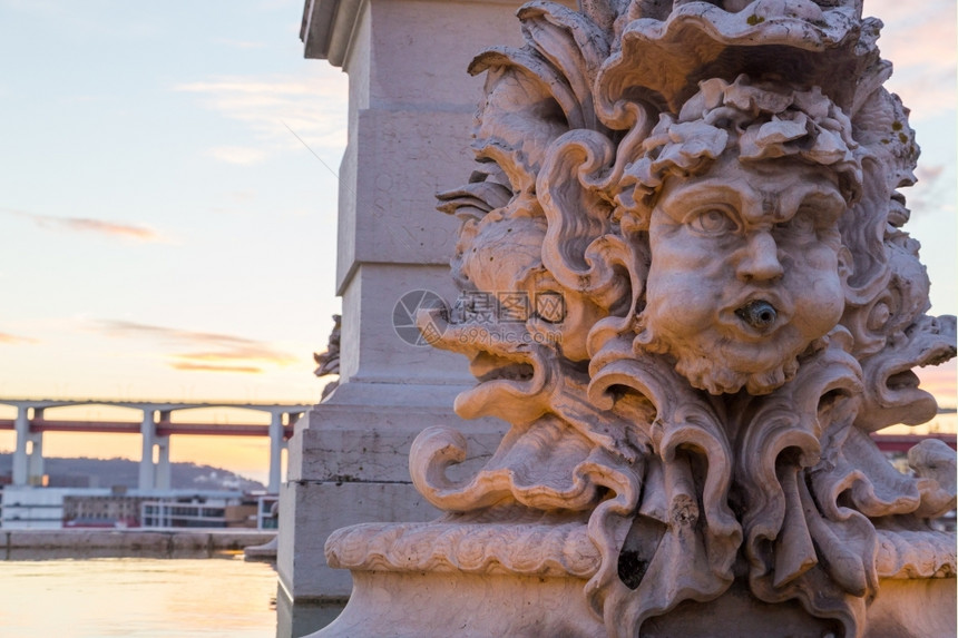 结石里斯本喷泉的建筑设计细节日落颜色背光照灯历史旅游图片