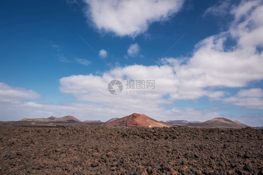 小路冒险红火山地貌熔岩的景色和背中火山坑田园诗般的图片