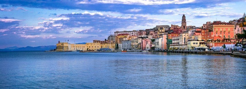 风景海岸意大利陆界和沿海城镇美丽的盖塔拉齐奥欧洲的图片