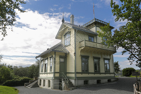 霍特罗德音乐家树自然Troldhaugen挪威卑尔根著名作曲家EdvardGrieg的家乡背景