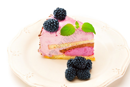 蓝色的黑莓奶油蛋糕照片的甜图片