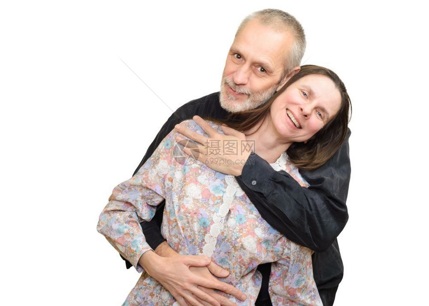 丈夫成熟快乐的年男人和女微笑斯华伦天人一或周年纪念日并拥抱彼此在白色背景上孤立相聚一目了然图片