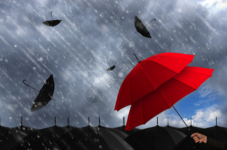 撑起生命的伞支持保险代理人拿着红伞两层保护生命健康储蓄投资和事故保险理念家庭设计图片