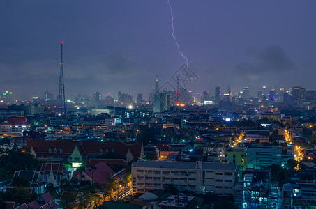 雷之国奥摩伊黑色的曼谷市下雨和雷电暴夜闪风之天气闪光背景