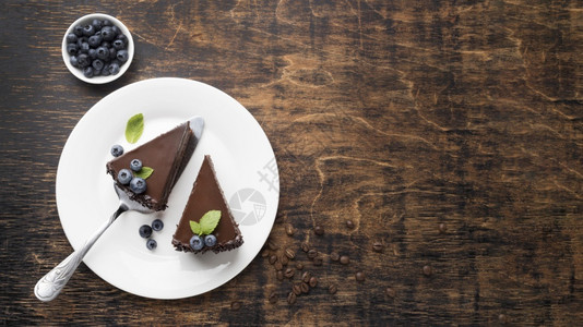 蓝莓巧克力蛋糕图片