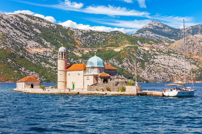 黑山亚得里海科托尔湾阿得里亚海岩石圣母教堂宗船水图片