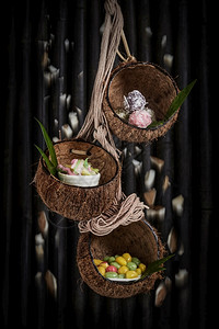 叶子椰壳泰国沙漠传统的可口图片