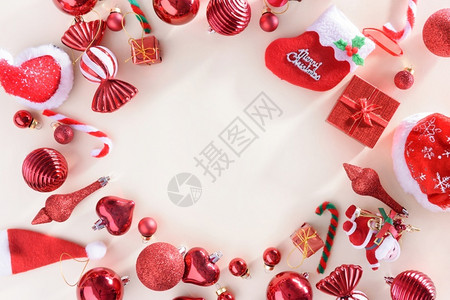装饰风格圣诞节快乐新年概念与庆典球红色其他装饰品年度的数字图片