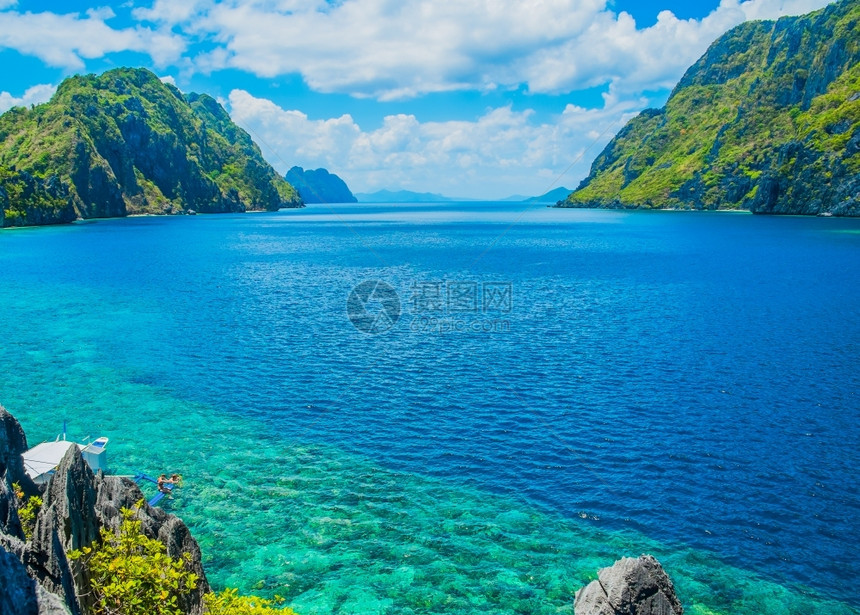 海岸线菲律宾帕拉万海湾和山区岛屿风景图菲律宾帕拉万目的地梦图片