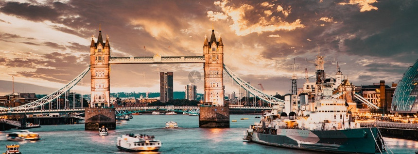 美丽的英国伦敦日落时塔桥建筑学英国的图片