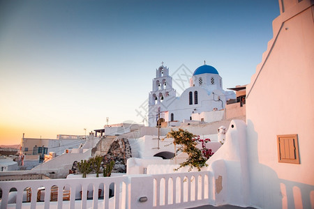 目的地假期旅行希腊桑托里尼的传统白色建筑天空高清图片素材