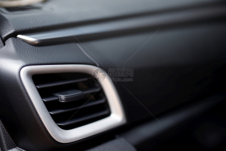 短跑黑色的汽车内部空气流动汽车内部的详细装车号控制图片