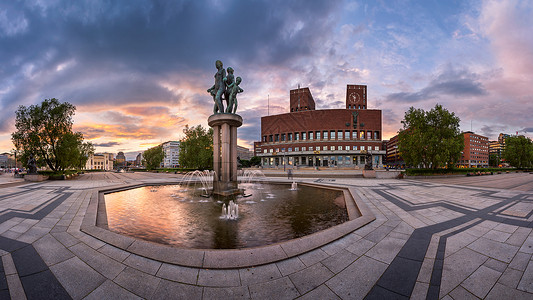 水城市的北欧晚奥斯陆市政厅挪威奥斯陆图片