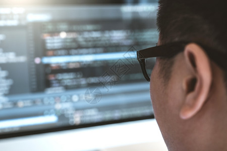 开发程序员网站设计和编码技术在软件公司办室工作职业沟通项目黑客高清图片素材