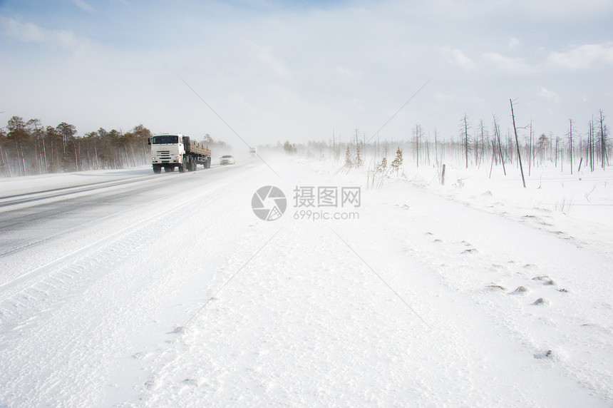 车辆下雪的冬天和冰风险暴雪和冰的爆发险图片