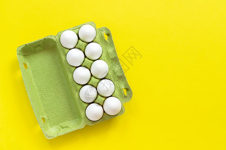 绿色盒子装的鸡蛋图片