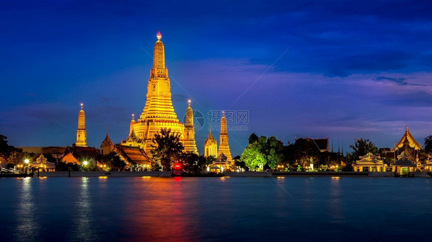 缅甸黎明泰国曼谷WatArun寺庙著名的图片