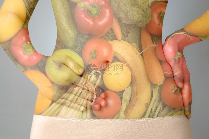 营养腹部美丽的以水果和蔬菜为生的女方腹口双倍接触图片