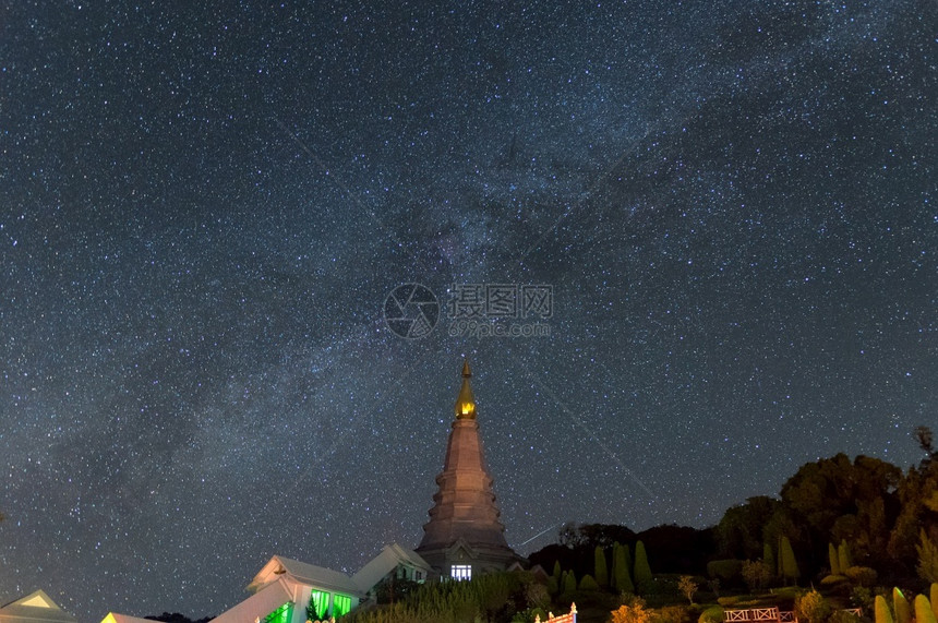 多伊因纳顿公园地标塔星迹位于泰国清迈长期接触有噪音和牛奶方式的塔传统大气层诺帕图片