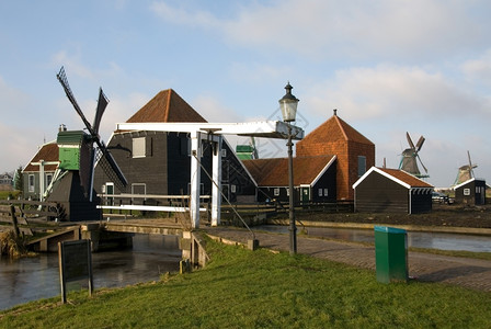 风车屋运河荷兰ZaanseSchans小村传统荷兰建筑萨安塞舍恩斯屋欧洲背景