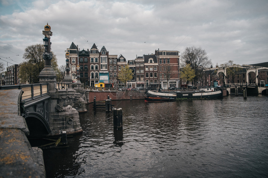 水颜色速连科具有阿姆斯特丹河流运漂亮房子的可舒适欧洲建筑图片