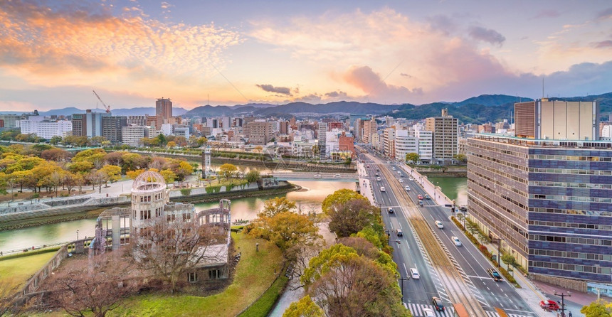 广岛和平纪念公园日本广岛最高风景圆顶夜晚纪念碑图片