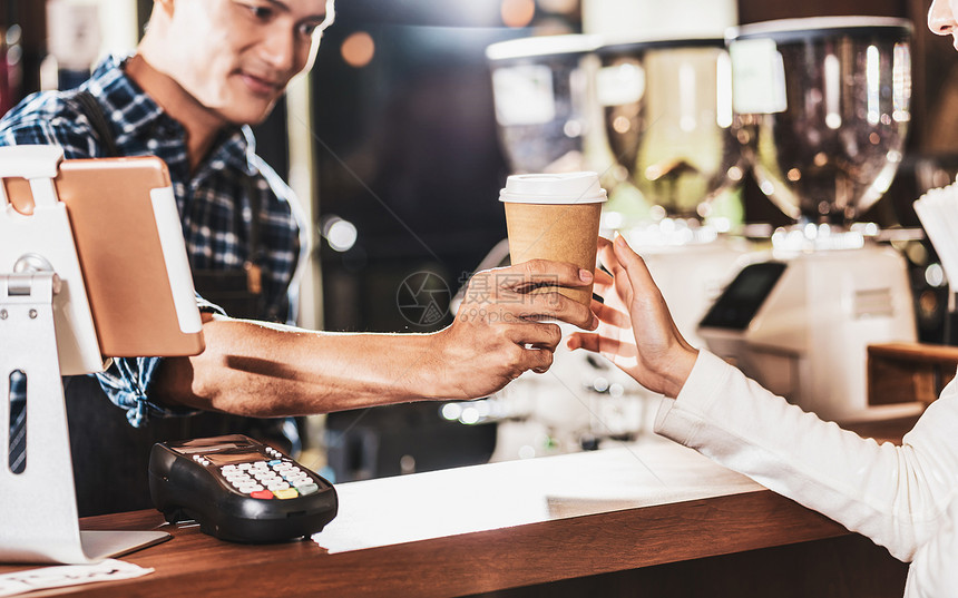 职员业泡沫亚洲律师协会向咖啡店的顾客小企业主和咖啡店及餐馆的开办者提供纸杯咖啡以及店和餐馆的构想图片