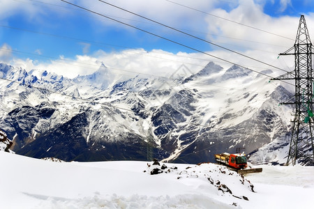 景观车辆高加索山区雪地机动杜奈虫车爬坡道图片