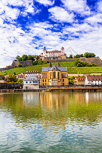 历史城市绿色乌兹堡镇Bavaria旅行和德国的地标图片