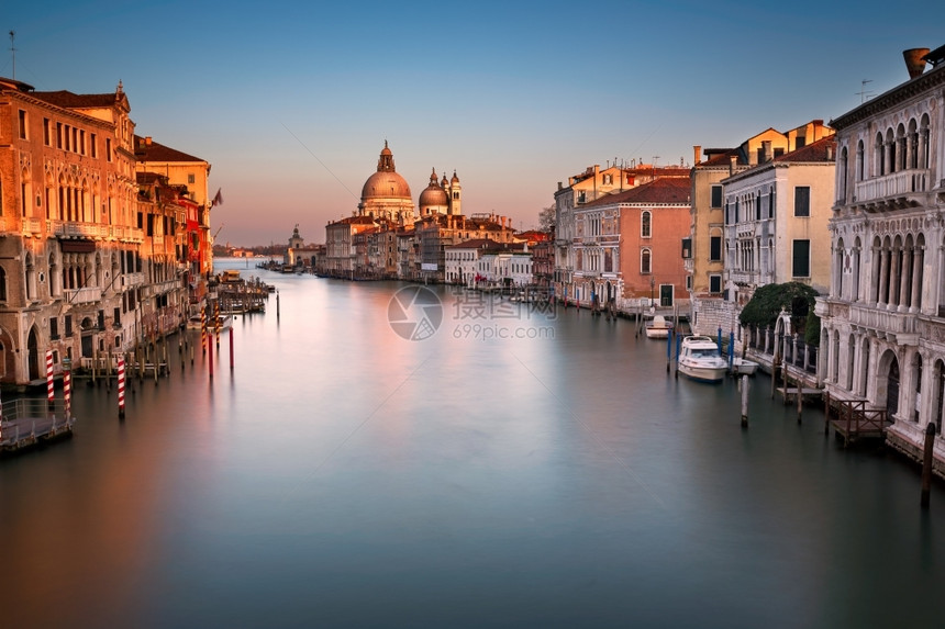 威尼斯人屋建造大运河和意利威尼斯Accadamiemia大桥圣玛丽亚教堂图片