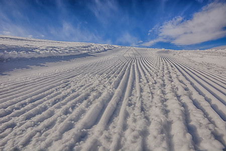 雪后路上的美景图片