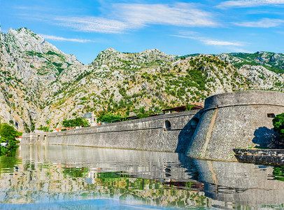 海巴尔干科托的加固墙科托尔的黑山加固墙历史纪念碑夏天图片