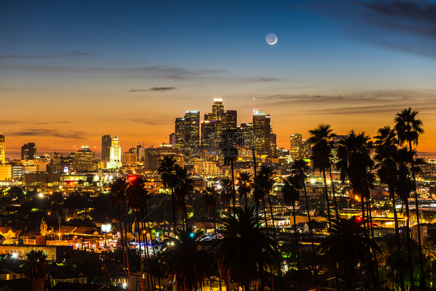 景观现代的日落时洛杉矶市中心天线地标图片